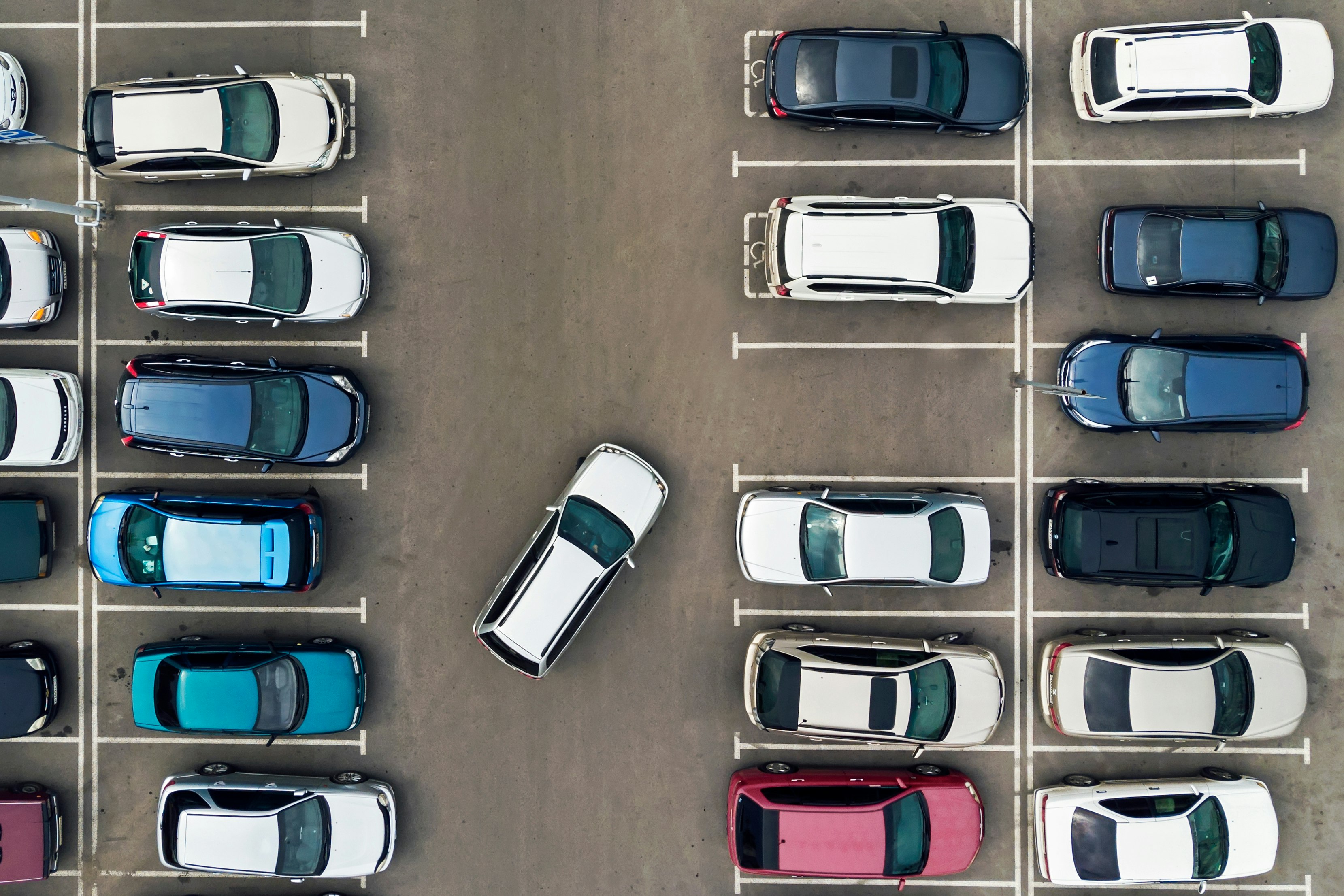 Cómo estacionar tu auto en paralelo a la primera, según las matemáticas